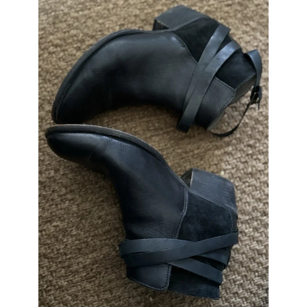 H by Hudson Vintage Black Leather And Suede Chelsea Boots With Straps‎ Size 41